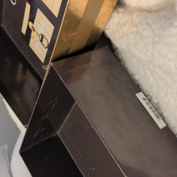 Cute Gucci Box, Pre-Owned - Picture 2 of 8